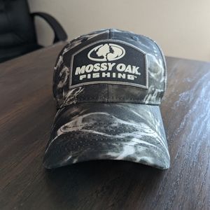 Mossy oak fishing hat
